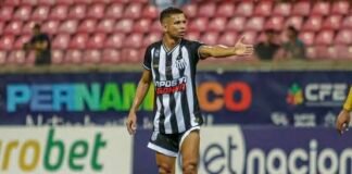 Meia Erivelton chega para sua quarta passagem no Central de Caruaru