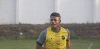 Revelado no Lacerdão em 2014, atacante William Anicete está de volta ao Central de Caruaru após 12 anos