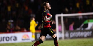 Sport vence o Criciúma e cola no G6 da Série B